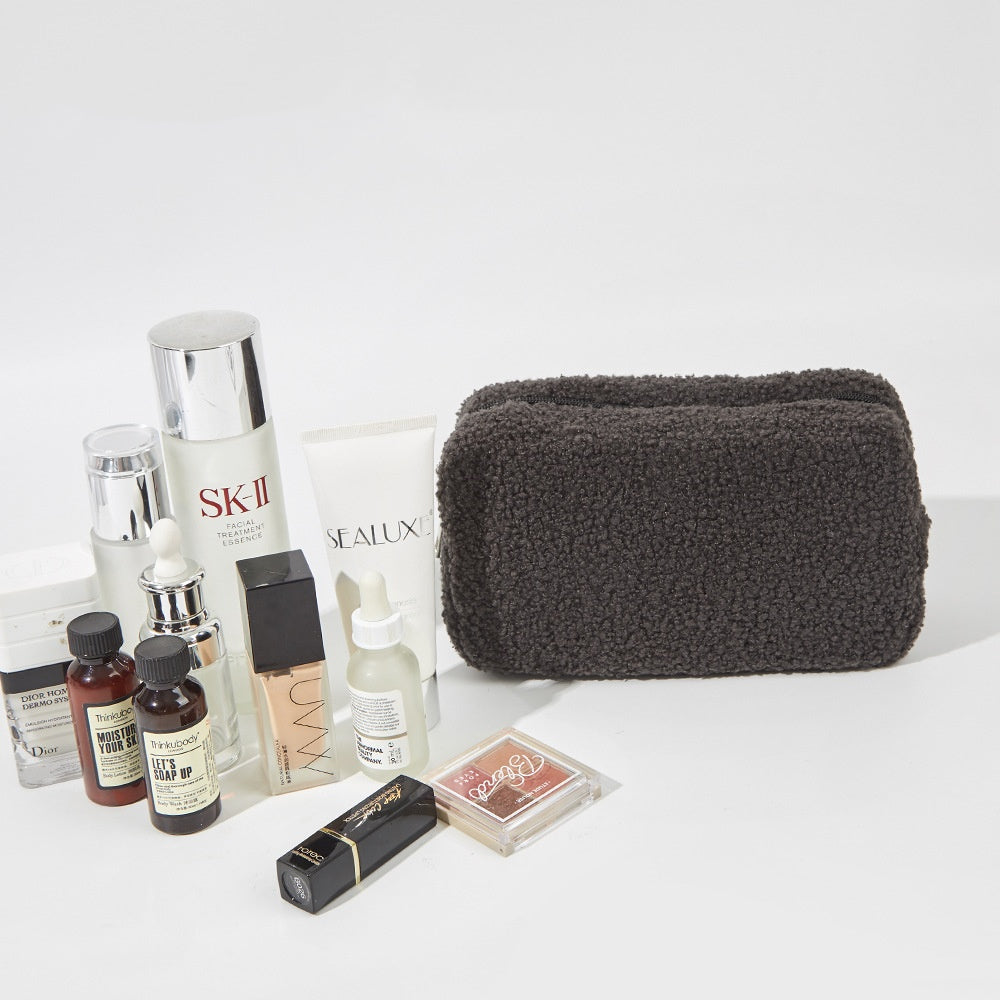 Borsa Beauty Cube in Peluche – Organizer Skincare da Viaggio